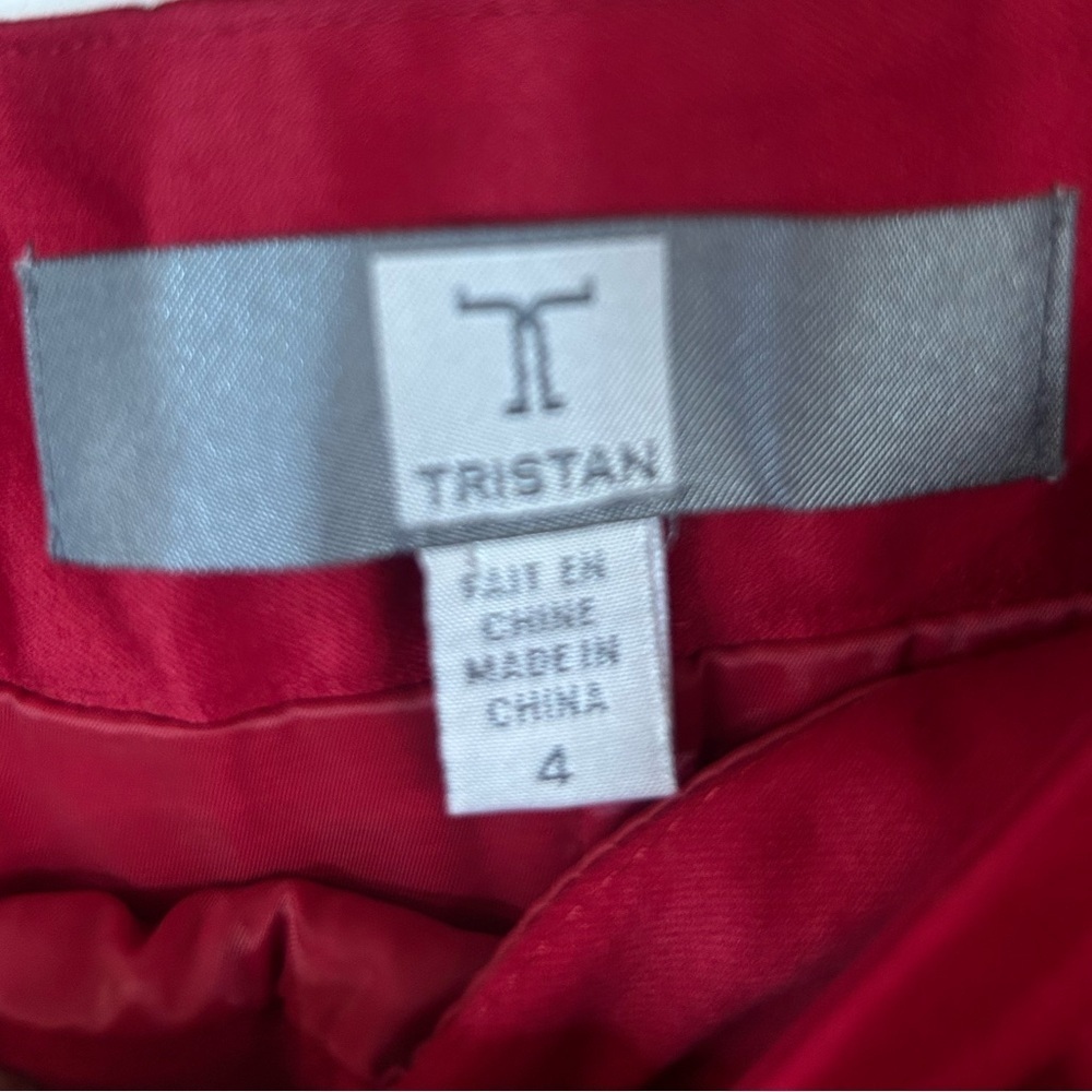 Tristan, size 4, cherry red pencil skirt, pockets, back slit, side zipper - Picture 5 of 7